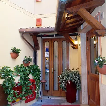 Hotel Signa 2*